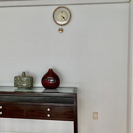 One Bedroom Queen Bed Sharing Washroom In Tiger Sweet House License## Richmond Esterno foto