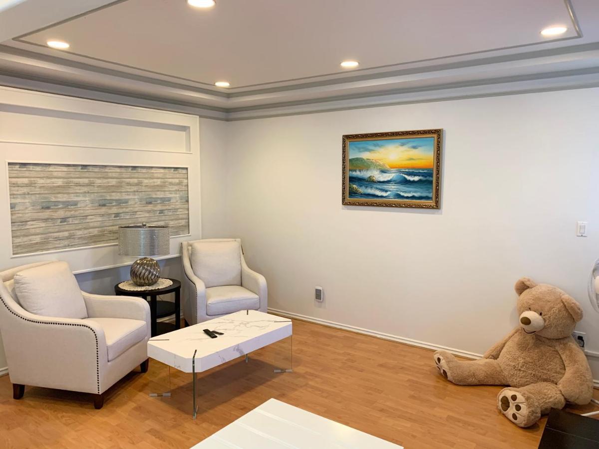 One Bedroom Queen Bed Sharing Washroom In Tiger Sweet House License## Richmond Esterno foto