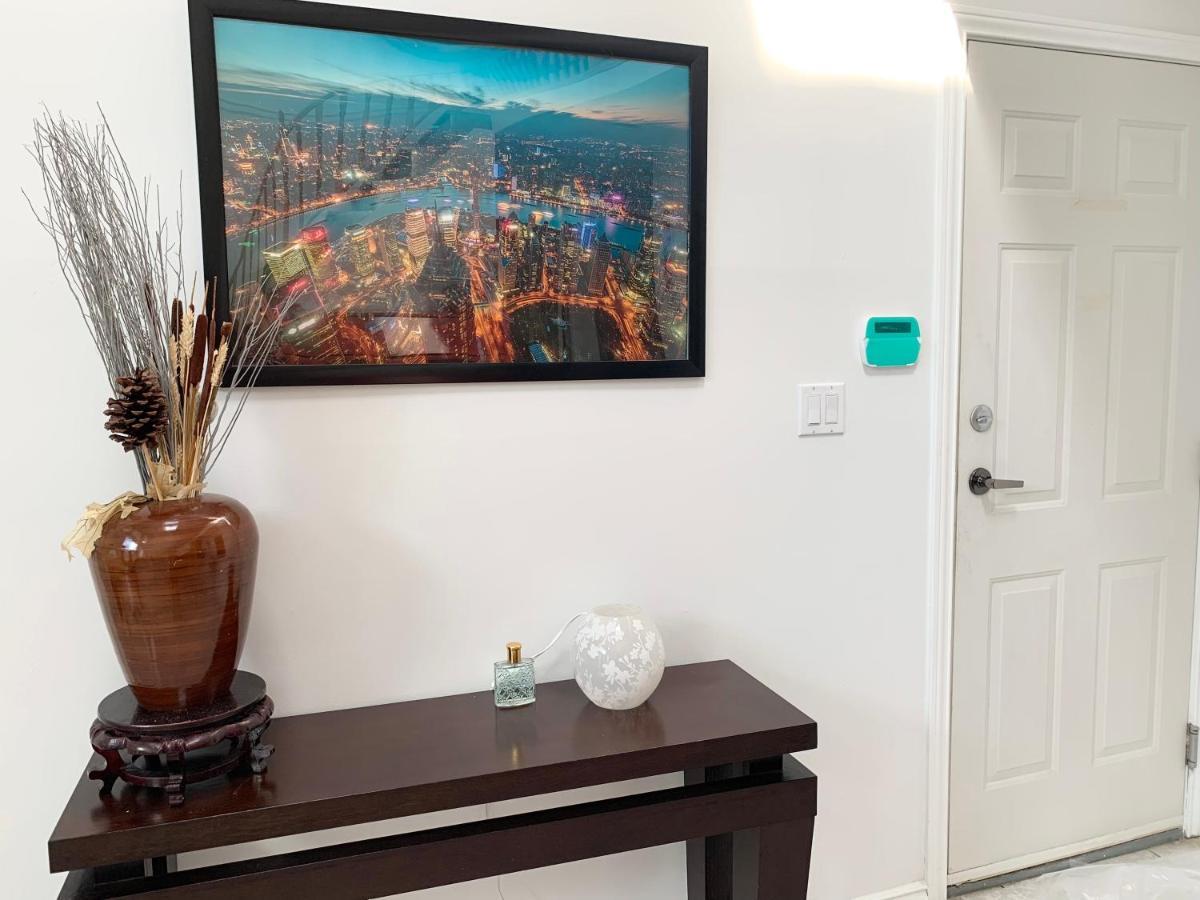 One Bedroom Queen Bed Sharing Washroom In Tiger Sweet House License## Richmond Esterno foto