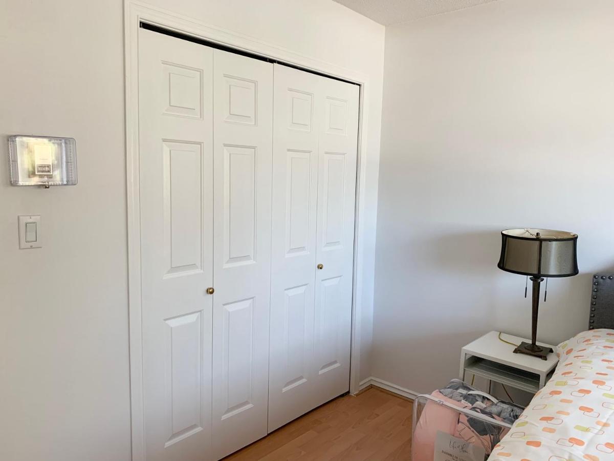 One Bedroom Queen Bed Sharing Washroom In Tiger Sweet House License## Richmond Esterno foto