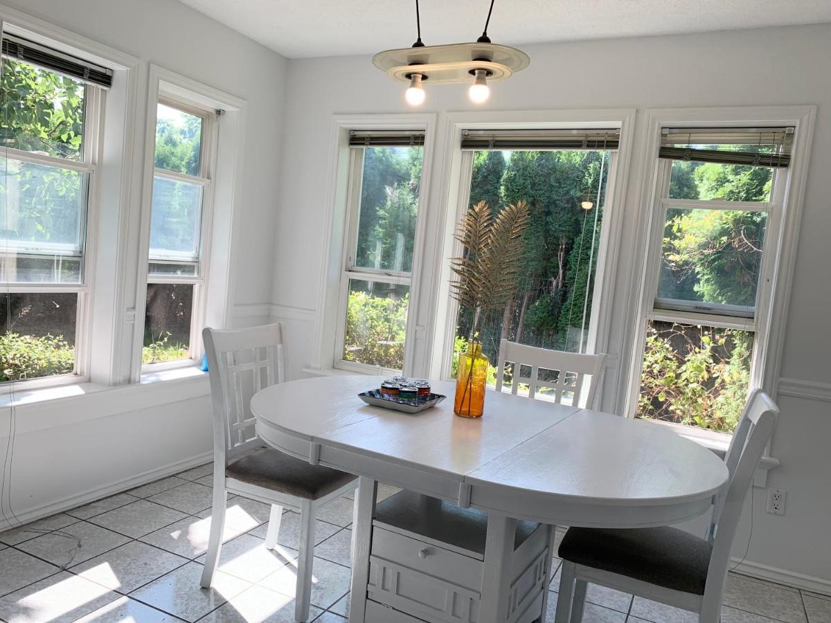 One Bedroom Queen Bed Sharing Washroom In Tiger Sweet House License## Richmond Esterno foto